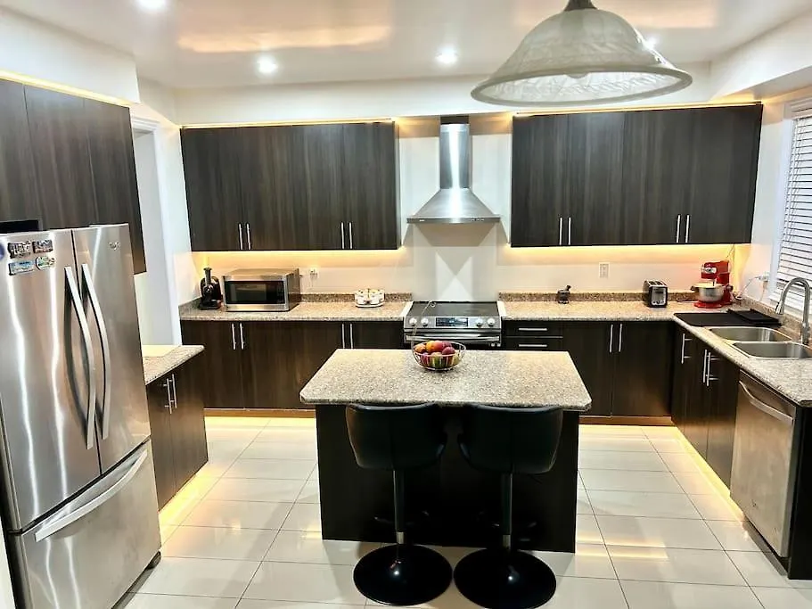 Beautiful Family Suites - Master Bedroom Niagara Falls 0*,  Kanada